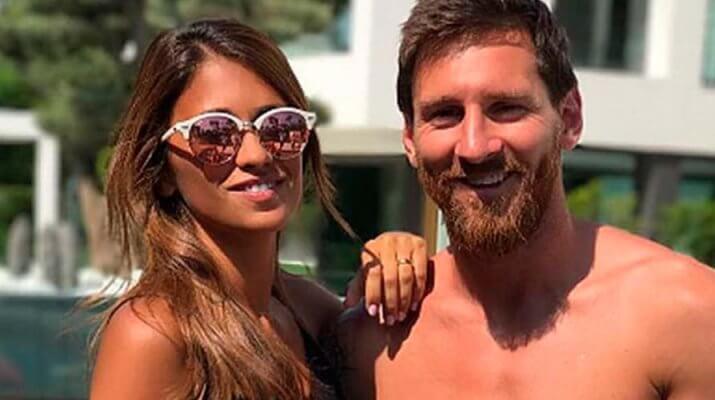 Leo Messi, posa en bañador con su esposa Antonella