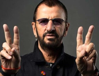 La Reina Isabel II nombra sir a Ringo Starr y Hugh Laurie