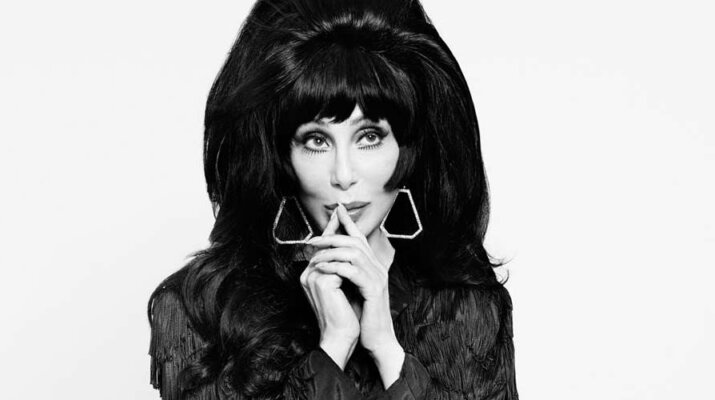 Cher celebra su 74 cumpleaños en una fiesta con distanciamiento social