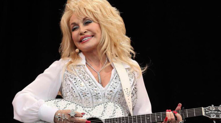 Dolly Parton donó un millón de dólares para la vacuna de Moderna