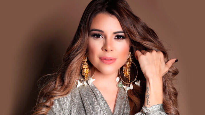 La reconocida presentadora de televisión Kerly Ruiz llega a Telemundo