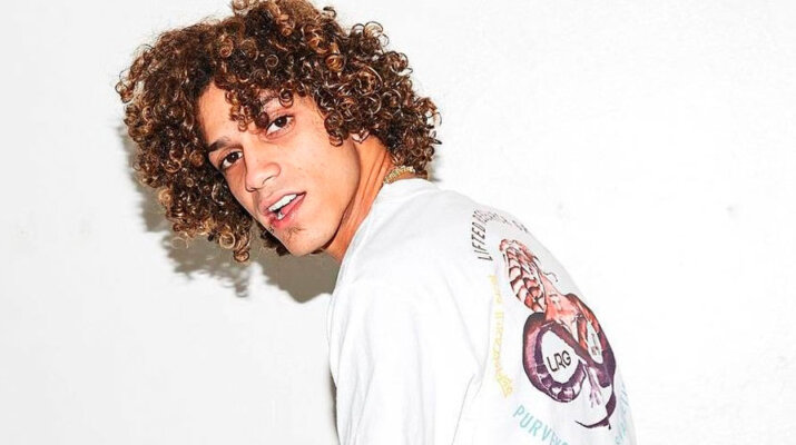 Jon Z X Myke Towers X Eladio Carrion estrenan el sencillo y video de "QUEDATE SOLA"