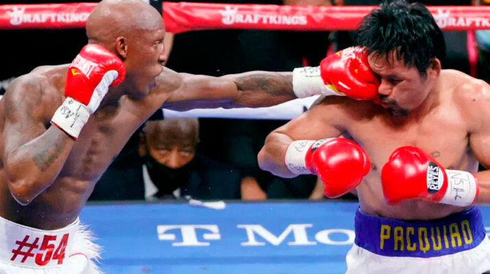 Pacquiao aún no puede abrir los ojos tras la brutal golpiza de Yordenis Ugás