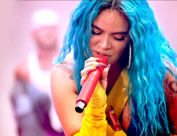 Así fue el detras de cámaras de la presentación de Karol G con Anahí