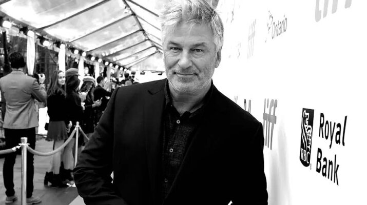 Alec Baldwin podría ser acusado por el asesinato de la directora de fotografía Halyna Hutchins