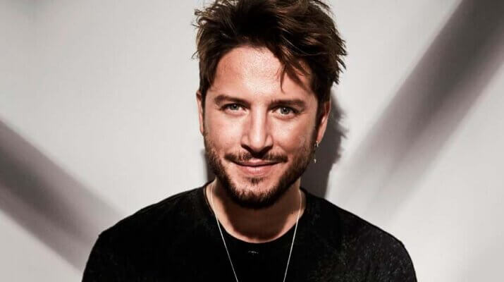 Manuel Carrasco estrena "Ayer Noche" el cuarto adelanto de su próximo y esperado álbum "CORAZÓN Y FLECHA"