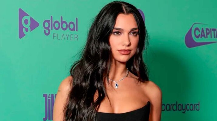 Dua Lipa cree que a las mujeres se les ha impedido explorar su lado sexual