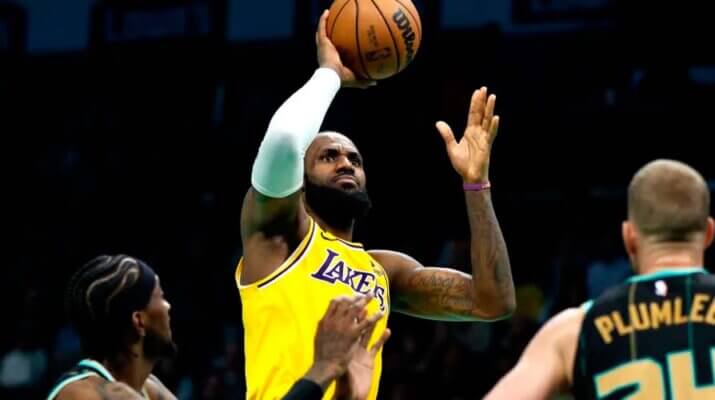 Kevin Durant y LeBron James encabezan las votaciones de la NBA