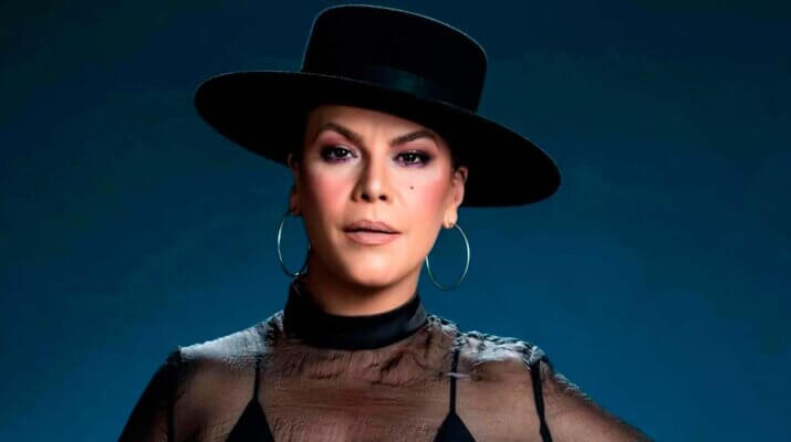 Olga Tañón presume emocionada todos los árboles que decoran su mansión por Navidad