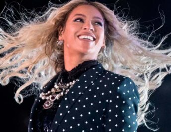 Beyoncé anuncia nuevo álbum en el Super Bowl LVIII