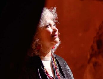 Amanda Miguel honra su verdadera esencia y raíces latinoamericanas con su nuevo álbum "Yo Soy"