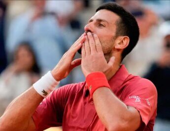 Novak Djokovic salió con éxito de su operación y espera volver “lo antes posible”