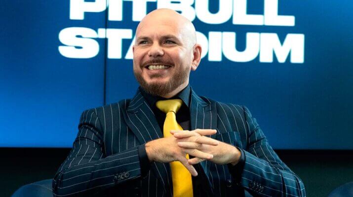 Pitbull se asocia con FIU Athletics para bautizar estadio de fútbol en su honor