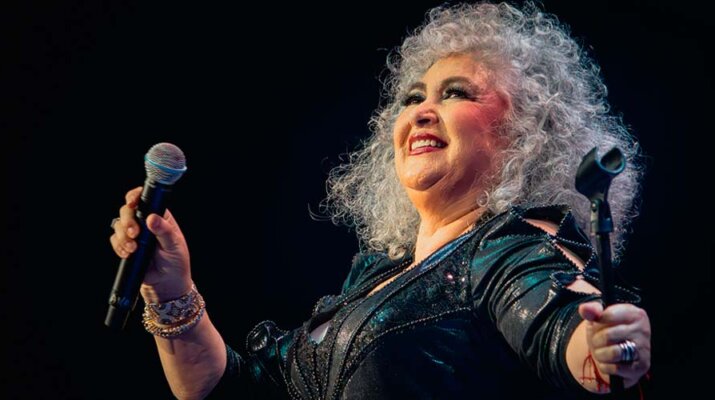 Amanda Miguel regresa a México con su gira "Yo Soy", entregando sentimiento y pasión en cada concierto