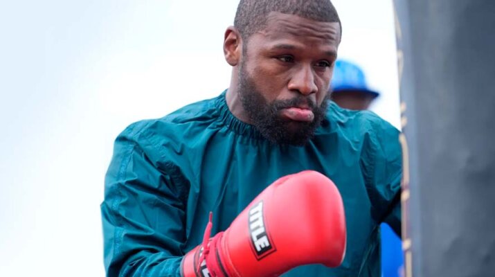 Floyd Mayweather dice que podría vencer a Julio César Chávez Jr y a su padre “sin usar las manos”