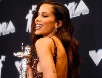 ANITTA gana MTV VMA al mejor video latino con “MIL VECES”
