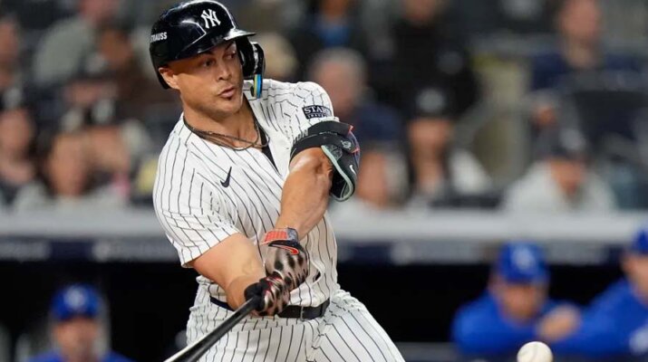 Los Yankees logran segundo triunfo ante Royals con gran actuación de Giancarlo Stanton