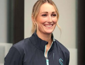 Jessica Campbell se convierte en la primera mujer en ser coach asistente en la NHL