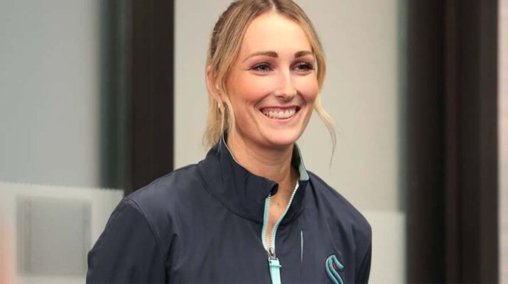 Jessica Campbell se convierte en la primera mujer en ser coach asistente en la NHL