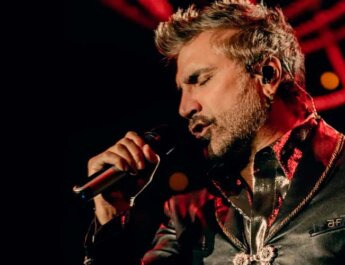 Alejandro Fernández lanza el primer sencillo de su nuevo proyecto musical “NO ME SÉ RAJAR”