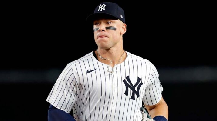 ¿Deberían los Yankees mover a Aaron Judge del jardín central?