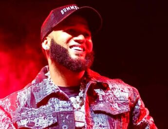 El Alfa Hace una Pausa Temporal en los Escenarios para Atender Complicaciones Vocales