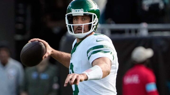 Jets podrían tener a Aaron Rodgers como mentor de un quarterback novato en 2025