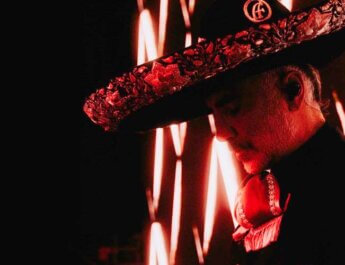 Alejandro Fernández dona dinero a víctimas de los incendios en Los Ángeles