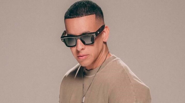 Daddy Yankee estrena el visualizer de "En El Desierto"
