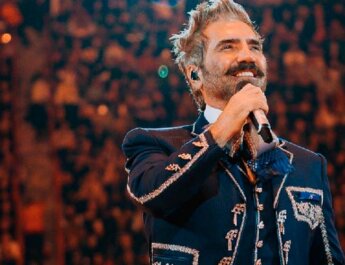 Alejandro Fernández presenta "A MI MANERA” en vivo desde la monumental Plaza de Toros México