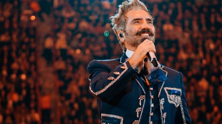 Alejandro Fernández presenta "A MI MANERA” en vivo desde la monumental Plaza de Toros México