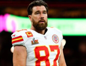 Travis Kelce sigue en planes de Kansas City para el 2025