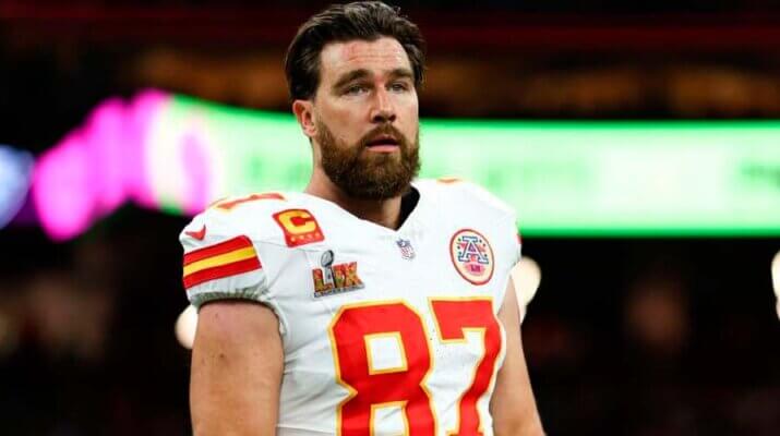 Travis Kelce sigue en planes de Kansas City para el 2025