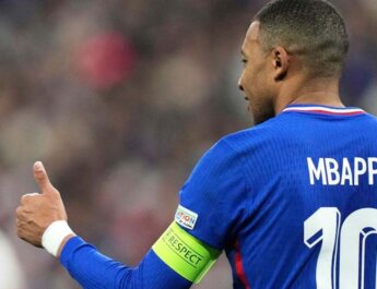 Divertida reacción de Kylian Mbappé al conocer su estatua de cera: “¡Soy yo!”