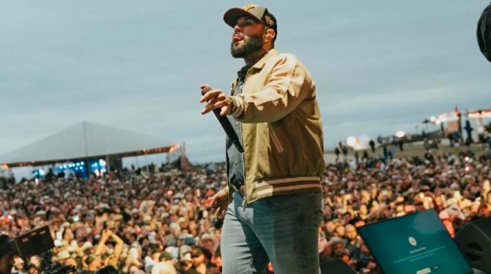 Carín León conquista Austin con espectacular presentación en el 'Bésame Mucho Fest 2025'