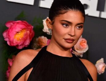 Kylie Jenner y Jennifer López asisten al funeral del estilista Jesús Guerrero