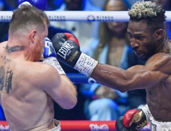 William Scull reconoce que regaló la pelea a ‘Canelo’ Álvarez