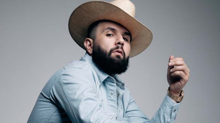 Carín León anuncia las fechas de su “BOCA CHUECA TOUR” en Centro y Sudamérica