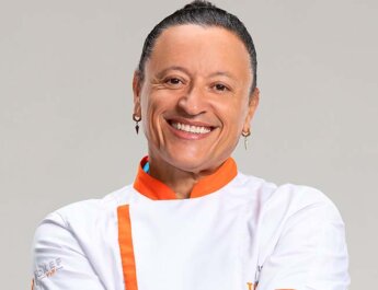 Elvis Crespo pone a prueba sus habilidades culinarias en Top Chef VIP