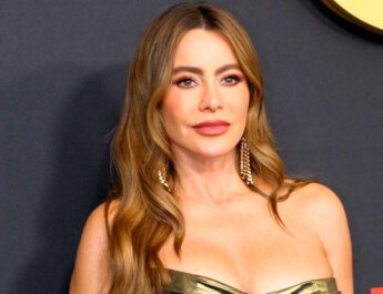 Sofía Vergara festeja su cumpleaños luciendo sus curvas con sexy bikini