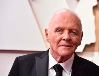 Anthony Hopkins recuerda a ‘Hannibal Lecter’ para burlarse de la faja facial de Kim Kardashian