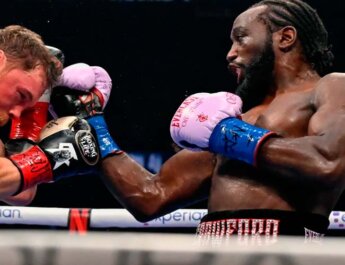 Floyd Mayweather gana enorme apuesta tras la derrota del Canelo Álvarez