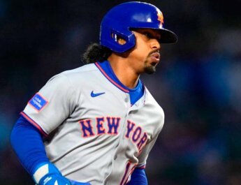 El puertorriqueño Francisco Lindor consigue histórico 30-30 en triunfo clave de Mets por el Comodín