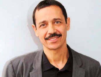 El ícono de la salsa puertorriqueña Eddie Santiago lanza su nuevo sencillo “SIGUE ASÍ”