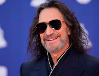 Marco Antonio Solís le reclama a Bad Bunny no haberlo invitado a su residencia en Puerto Rico