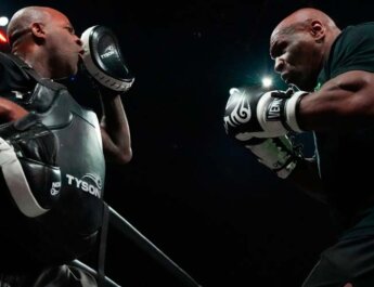 Mike Tyson llena de elogios la carrera de Oleksandr Usyk