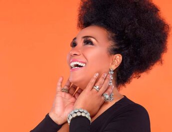 Aymée Nuviola Lanza “Ponte Bonita”: Un Himno de Empoderamiento Femenino