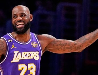 LeBron James rompe otro récord histórico: el triple-doble más veterano de la NBA