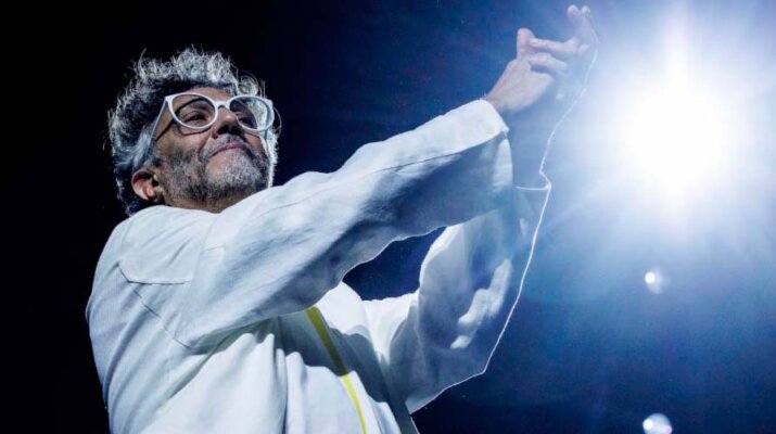 Fito Paez clausura la “CASA PAEZ” con histórico concierto en el monumento a la bandera en su natal Rosario