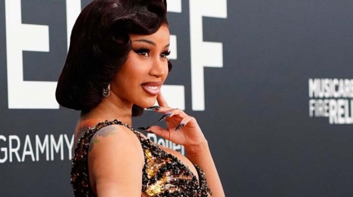 Cardi B se arrepiente de sus planes de someterse a una cirugía de reducción de glúteos